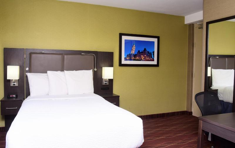 Days Inn by Wyndham Ottawa - image 3