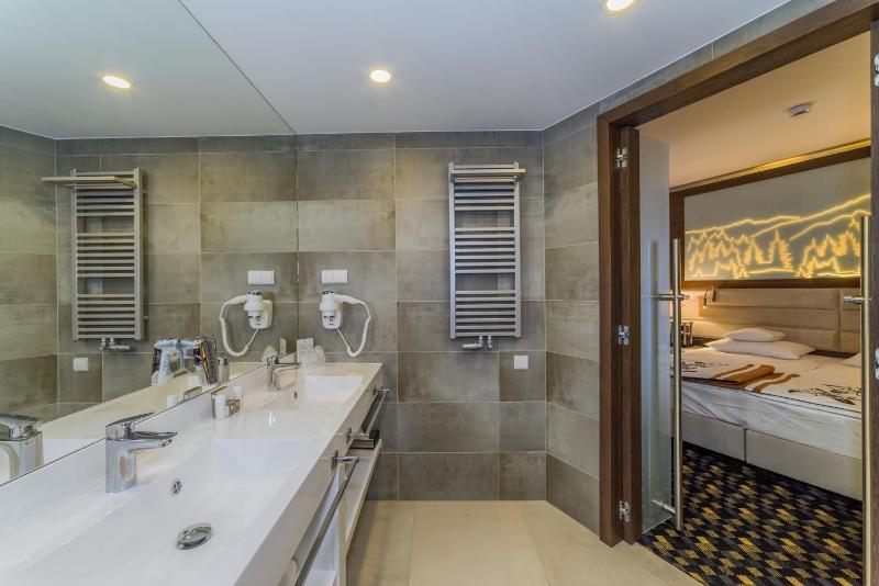 Junior Suite image 2