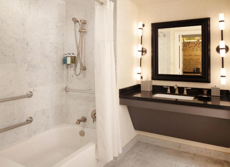 King Room - Disability Access image 2