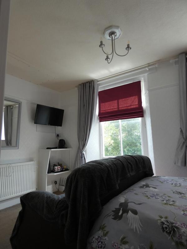 Large Double Room image 3