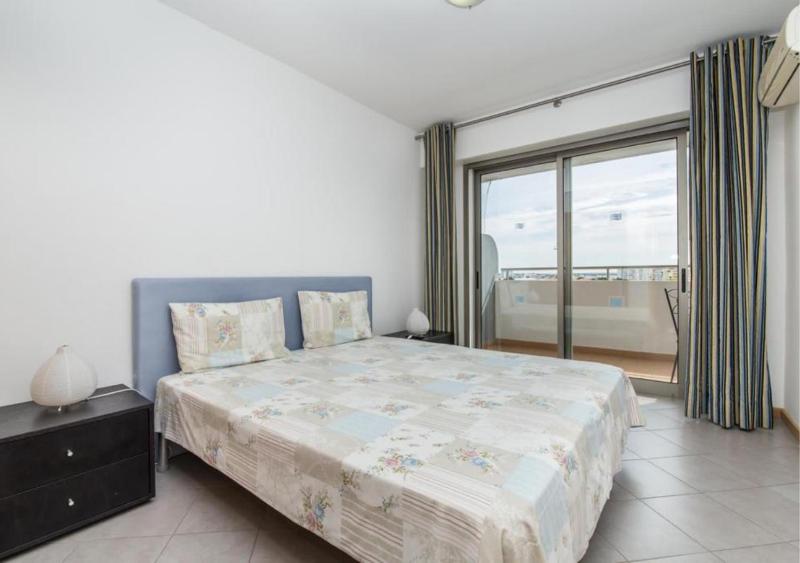 One-Bedroom Apartment image 1