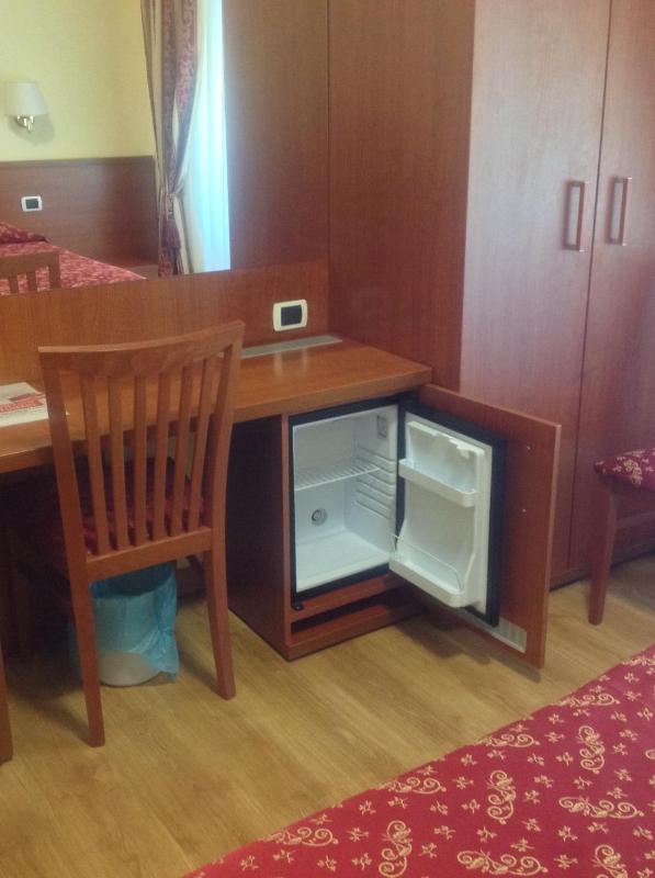 Standard Single Room image 3