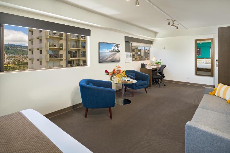 Junior Suite with Mountain View image 3