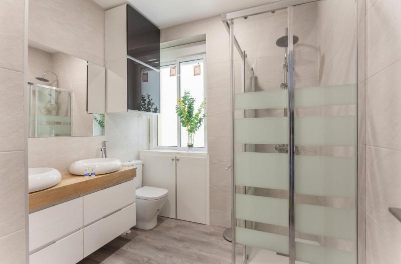 Four-Bedroom with Terrace IV image 3