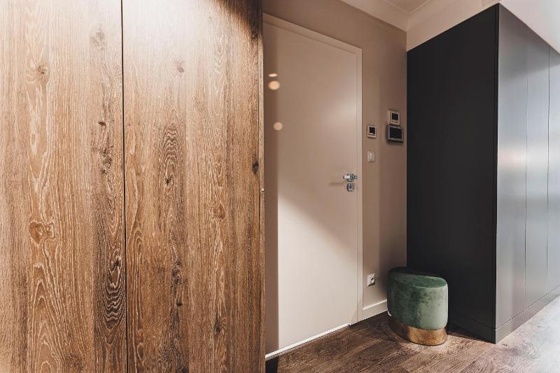 One-Bedroom Apartment image 3