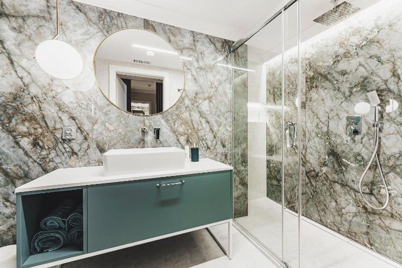 One-Bedroom Apartment image 2