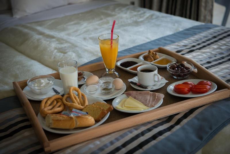 Mantinia Bay Hotel - image 4