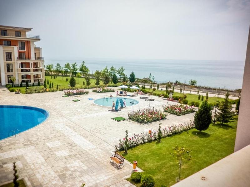 Prestige Fort Beach Apartment with Premier Fort Access - image 4