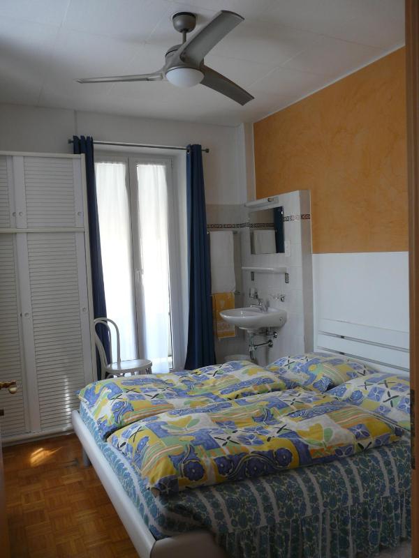 Double Room with Shared Bathroom image 4