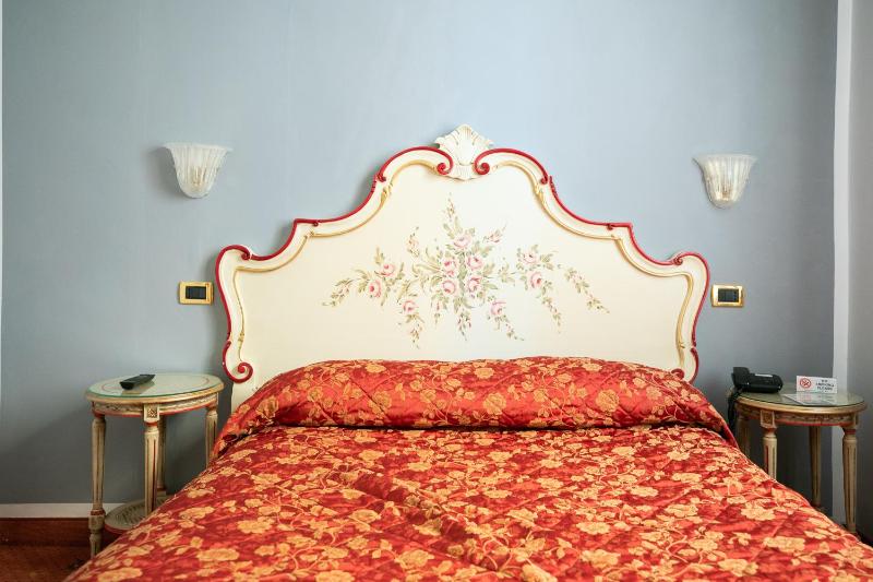 Classic Double Room image 1