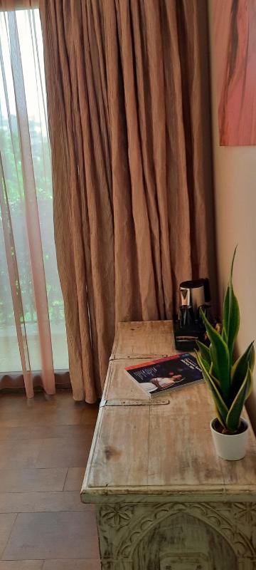 Large Double Room image 3