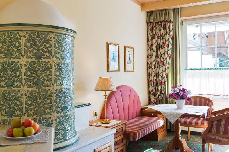 Double Room with Balcony image 3