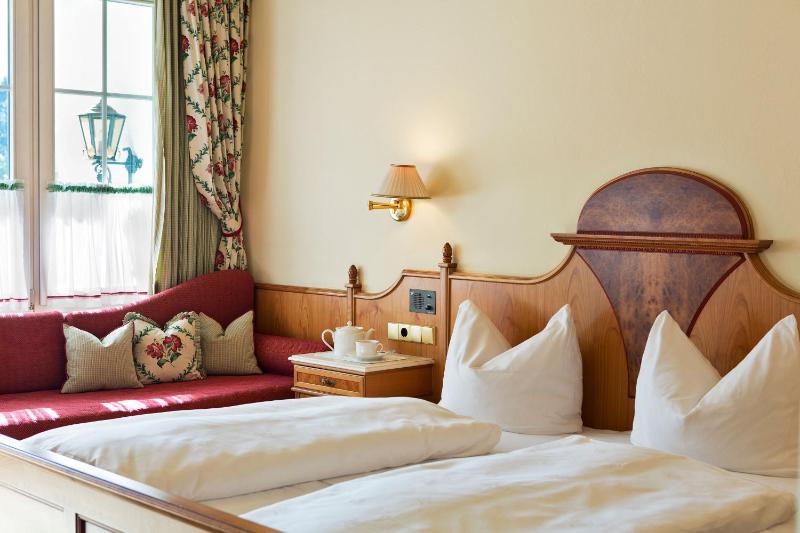 Double Room with Balcony image 1