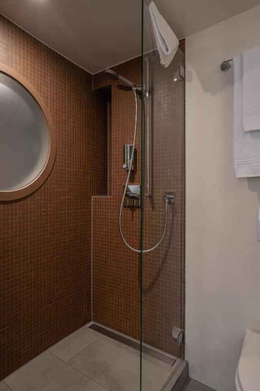 Standard Single Room image 4