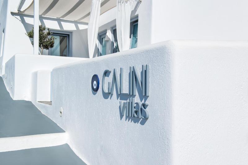 One-Bedroom Villa with Caldera View image 2