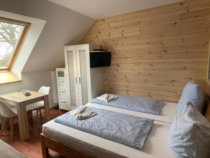 Budget Double Room image 3