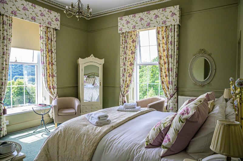 Superior Double Room image 4