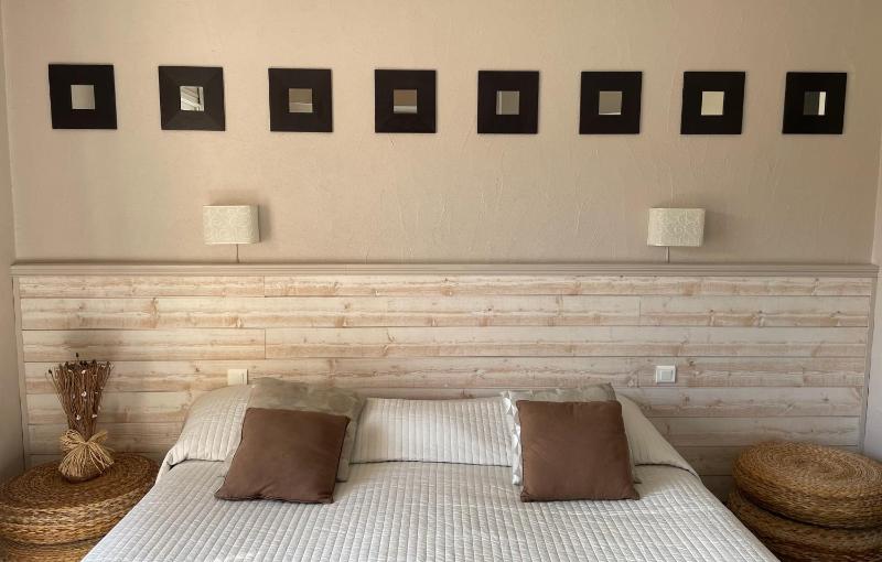 Superior Double Room with Garden View image 3