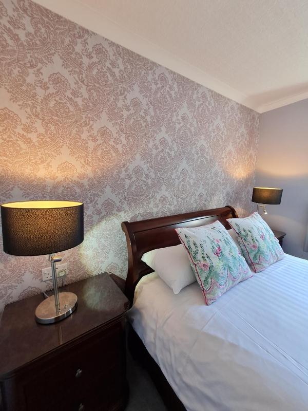Double Room image 2