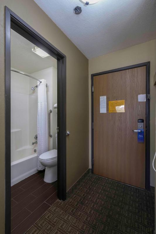 King Room - Non-Smoking image 2
