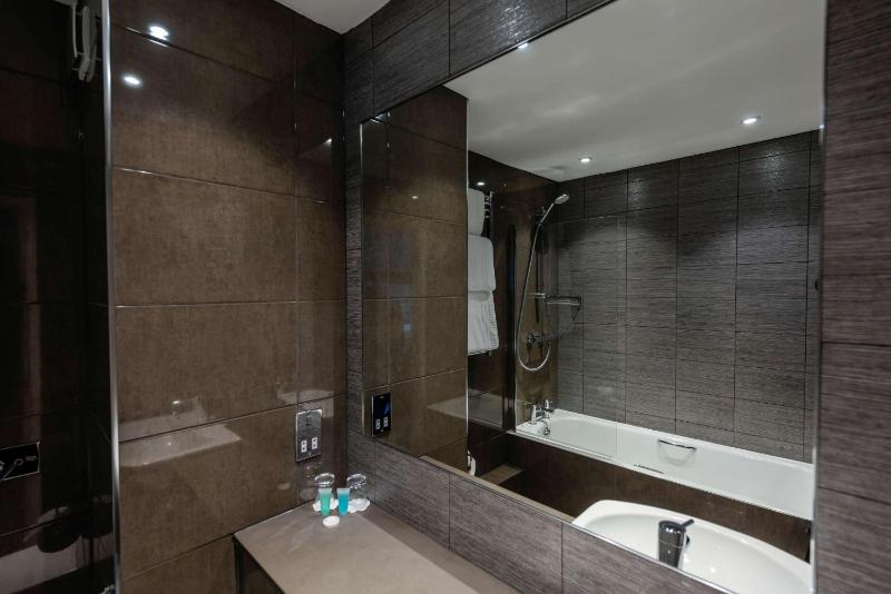 Superior Double Room image 3