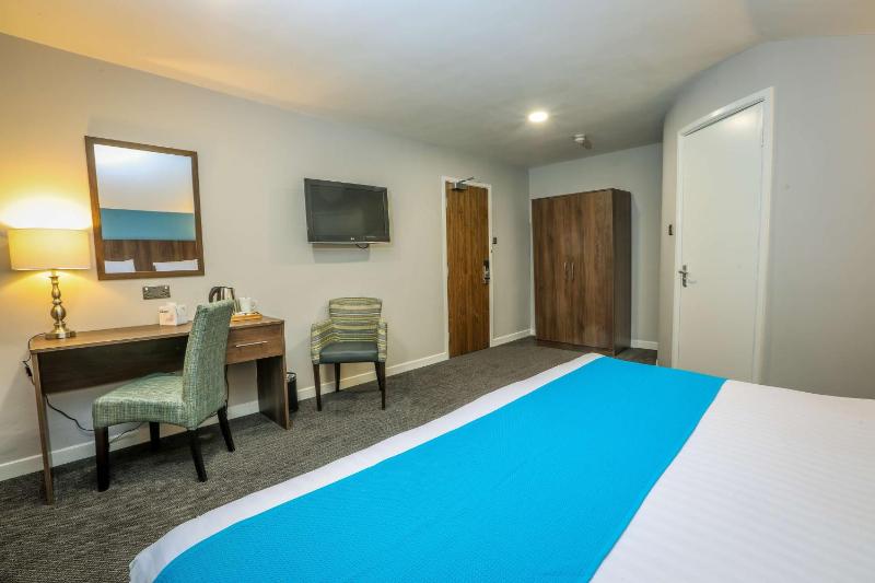 Standard King Room image 4