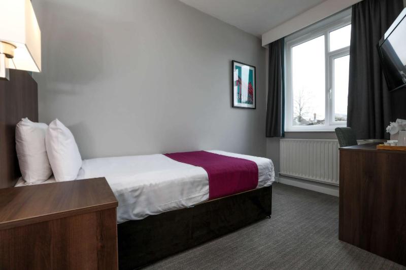 Standard Single Room image 3