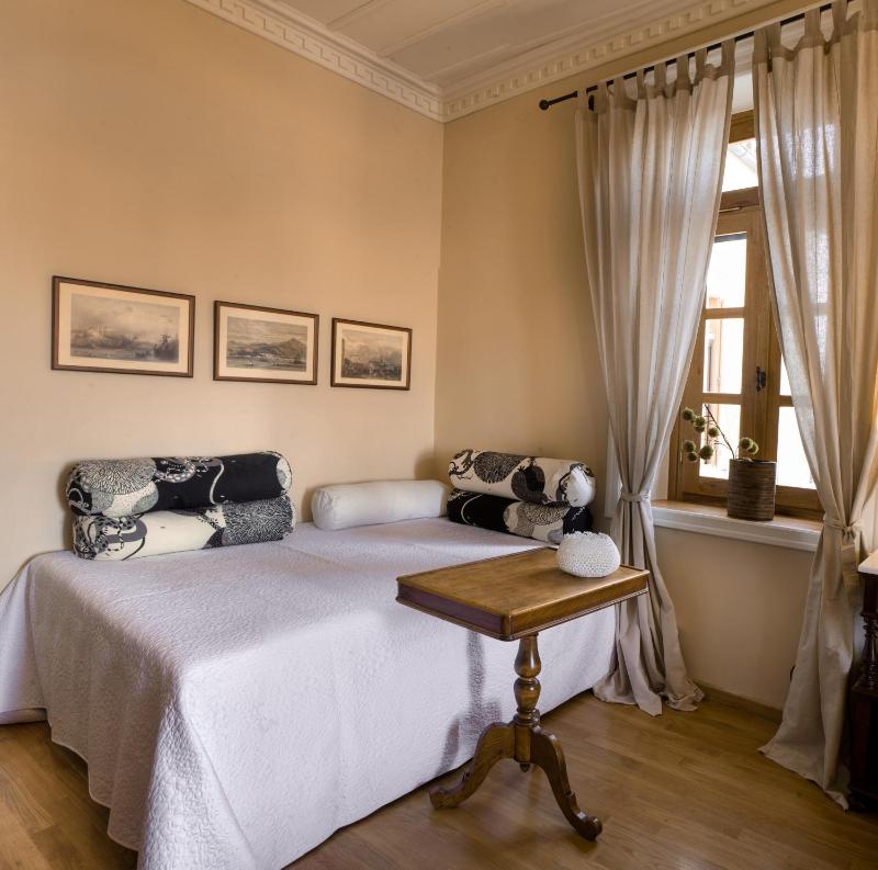 4-Bedroom Apartment with Terrace image 4
