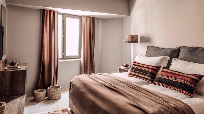 Double Room with Balcony image 3