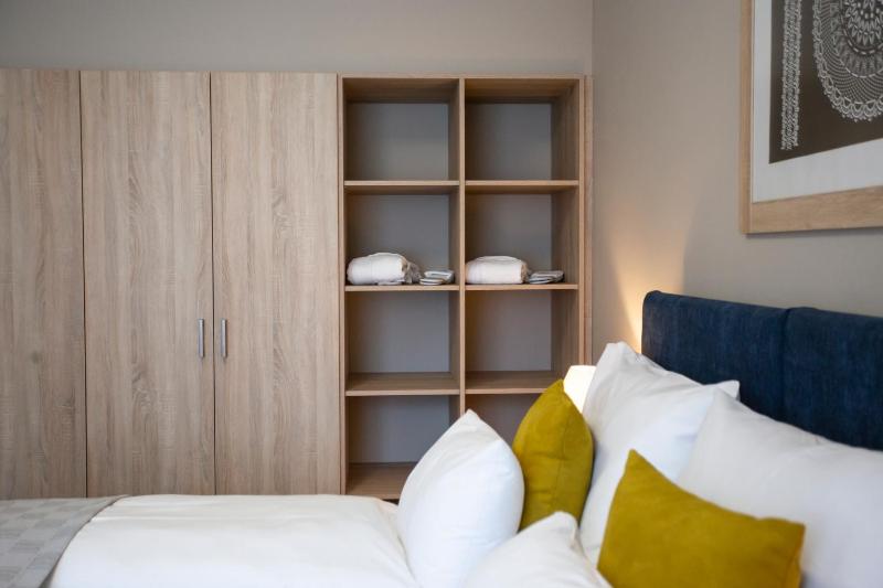 One-Bedroom Apartment image 1