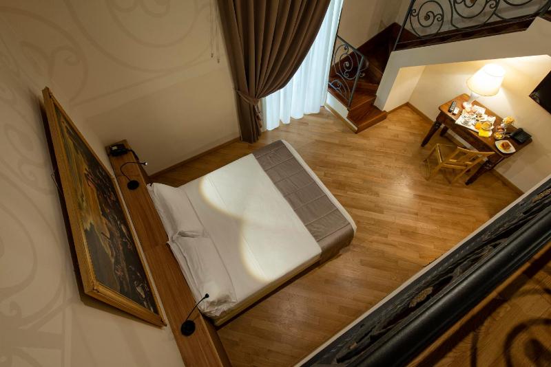 Junior Suite - Split Level image 2