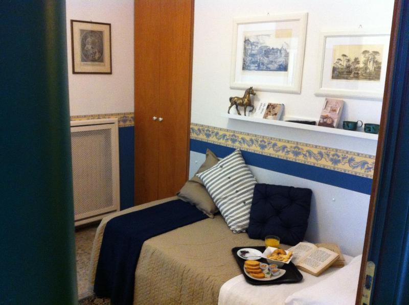 Single Room with Private Bathroom image 2