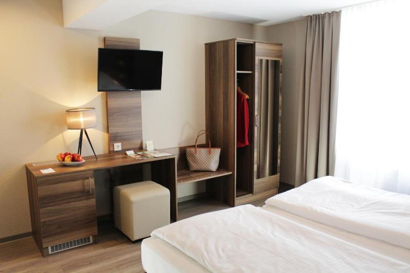 Comfort Plus Single Room image 3