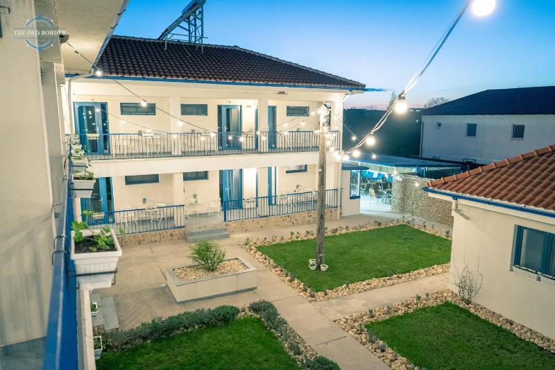 Double Room with Sea View image 4