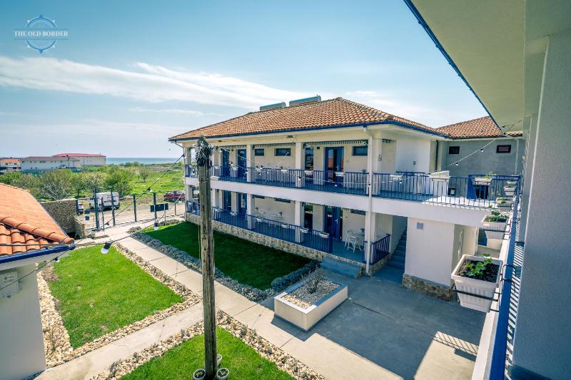 Double Room with Sea View image 2