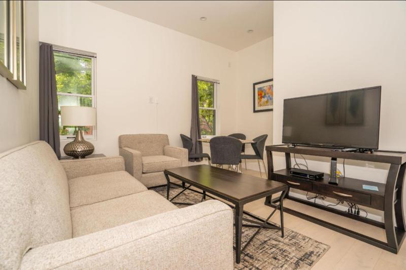 One-Bedroom Apartment image 2