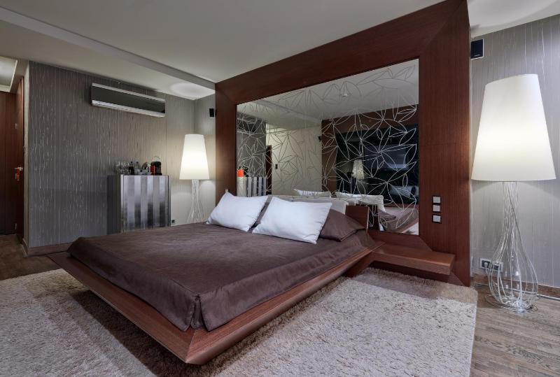 Deluxe Double Room image 2