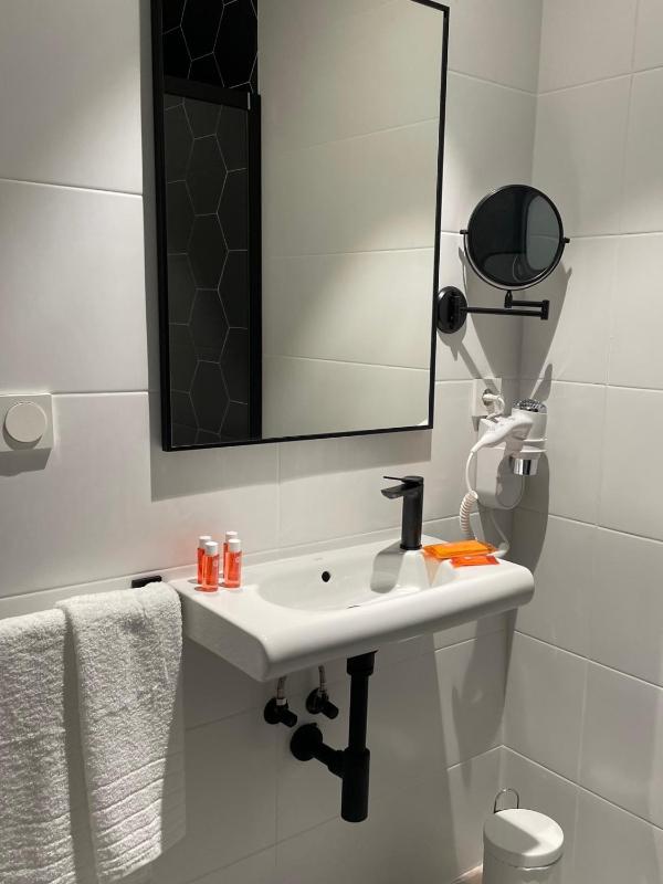 LC Hotel Urbano - image 12