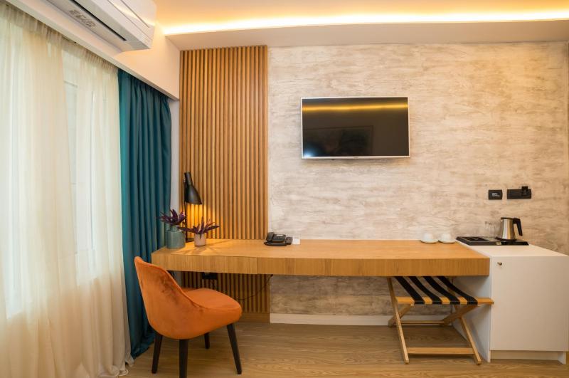 Standard Double or Twin Room image 3