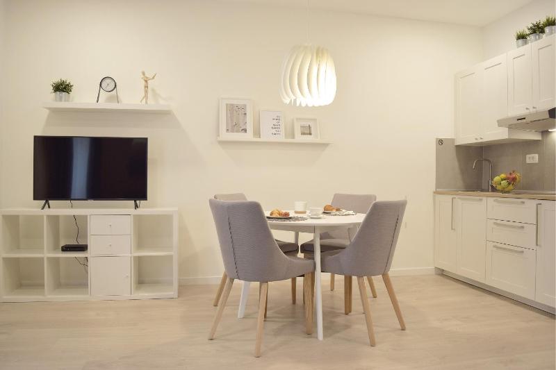 Two-Bedroom Apartment - 13 Marulic Square image 3
