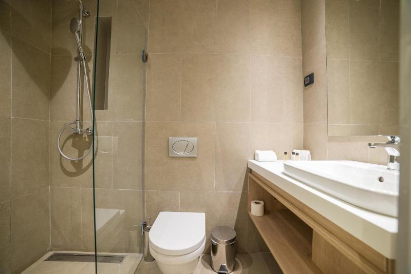 Standard Double or Twin Room image 4