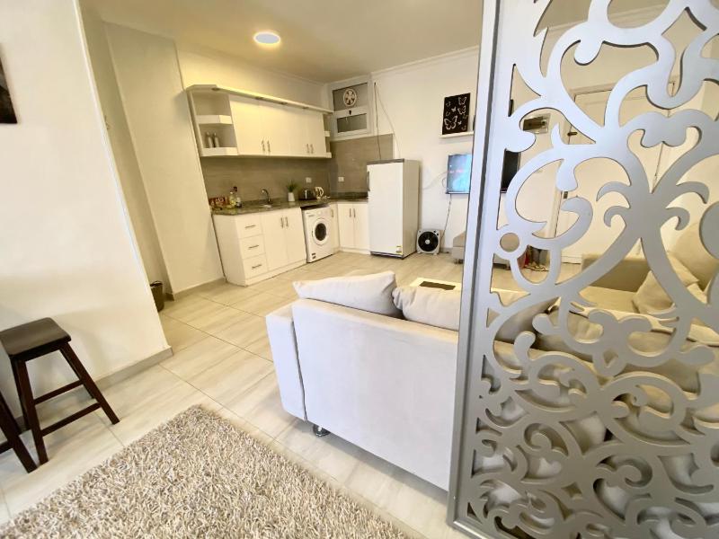 Marilyn Studio with Sea View Wi Fi - image 18