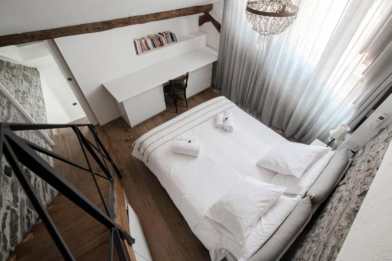 Casa boutique pietra e design nel centro storico - image 50