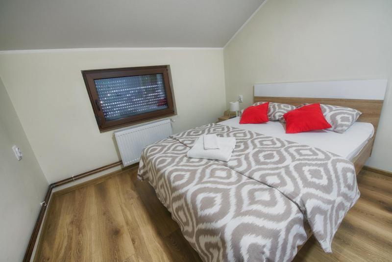 Deluxe Double Room with Extra Bed image 2