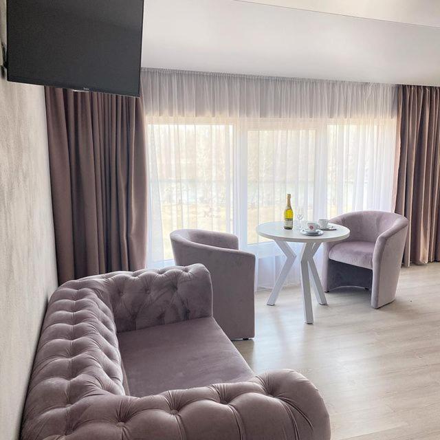 Suite with River View image 2