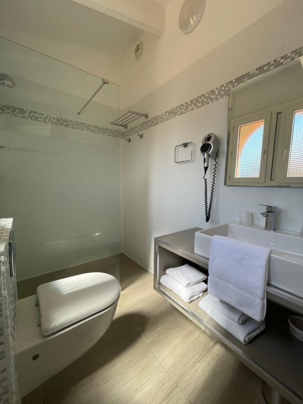 Superior Double Room with Terrace image 2