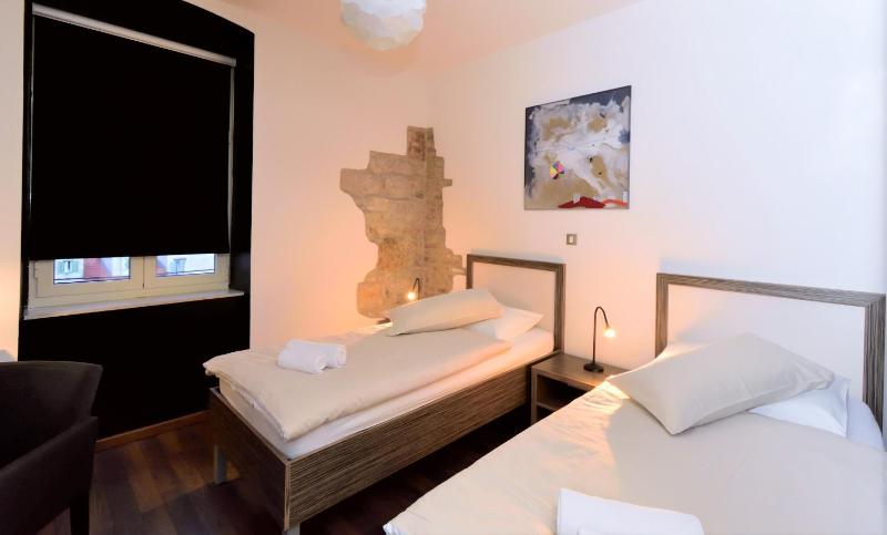 Superior Twin Room with City View image 1