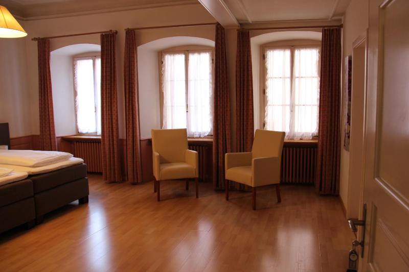 Deluxe Triple Room image 3