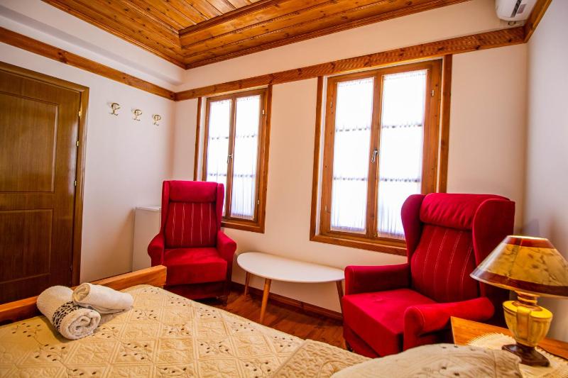 Deluxe Double Room image 4