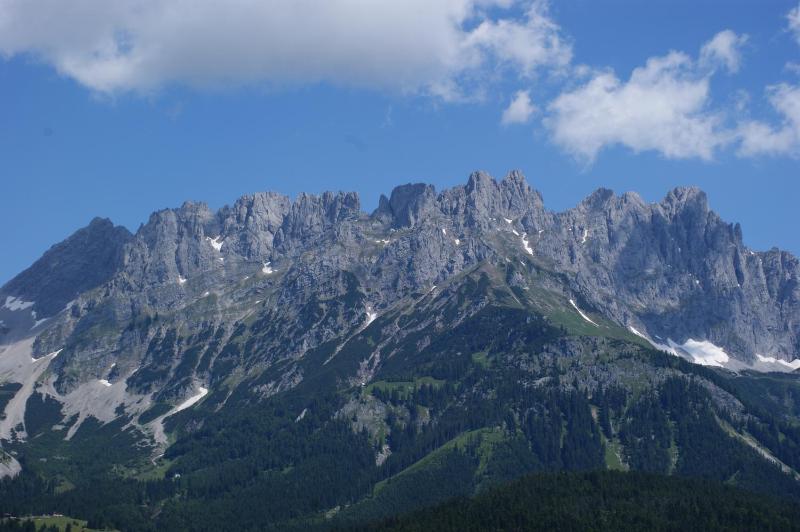 One-Bedroom Apartment with Mountain View image 1